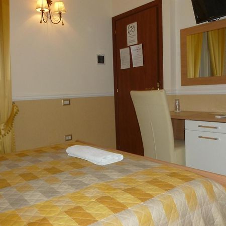 Olimpo Degli Dei Bed and Breakfast Νάπολη Δωμάτιο φωτογραφία