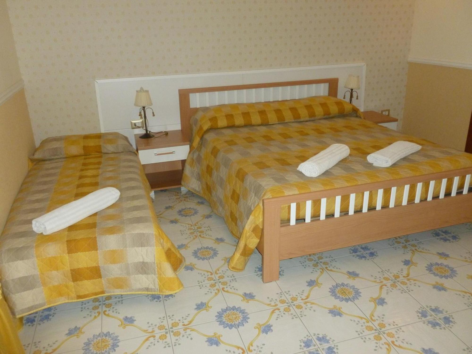 Olimpo Degli Dei Bed and Breakfast Νάπολη Δωμάτιο φωτογραφία